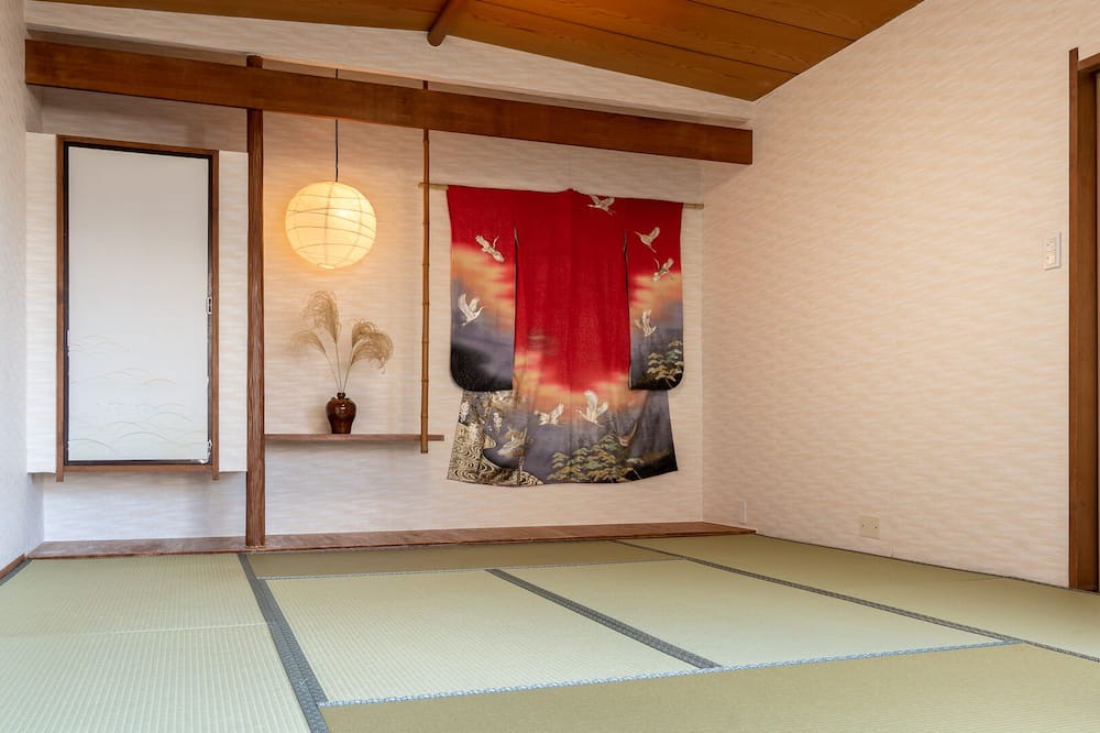 Atami House | Geisha House Atami. Groups up to 10. Comfort inspired by geisha tradition.