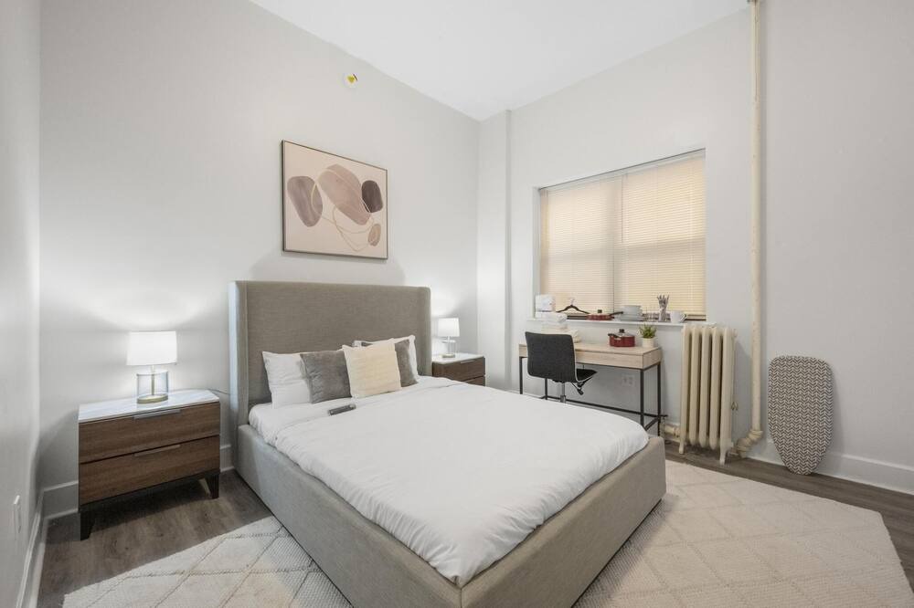 Brooklyn House | Sleek & Stylish Apartment in Trendy Brooklyn