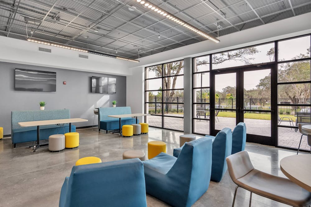 Zephyrhills West Apartment | Escape to our Vibrant 2BDR Getaway, Steps from Exquisite Wellness and Sports Amenities