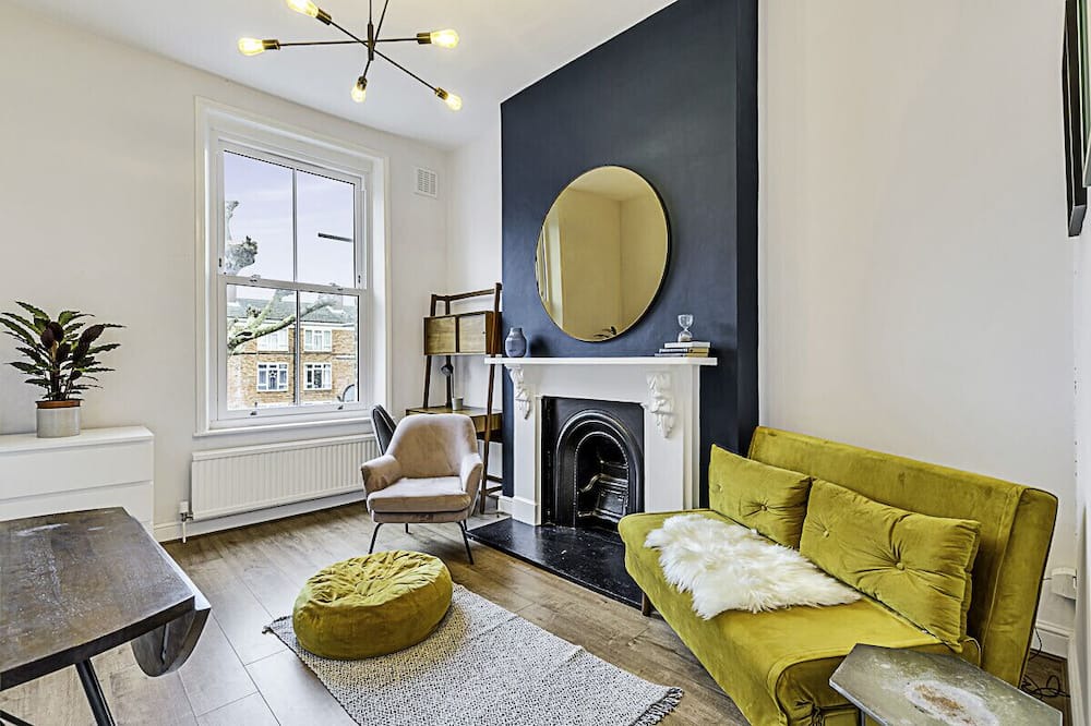 Addison Apartment | The Shepherd's Bush Hideaway