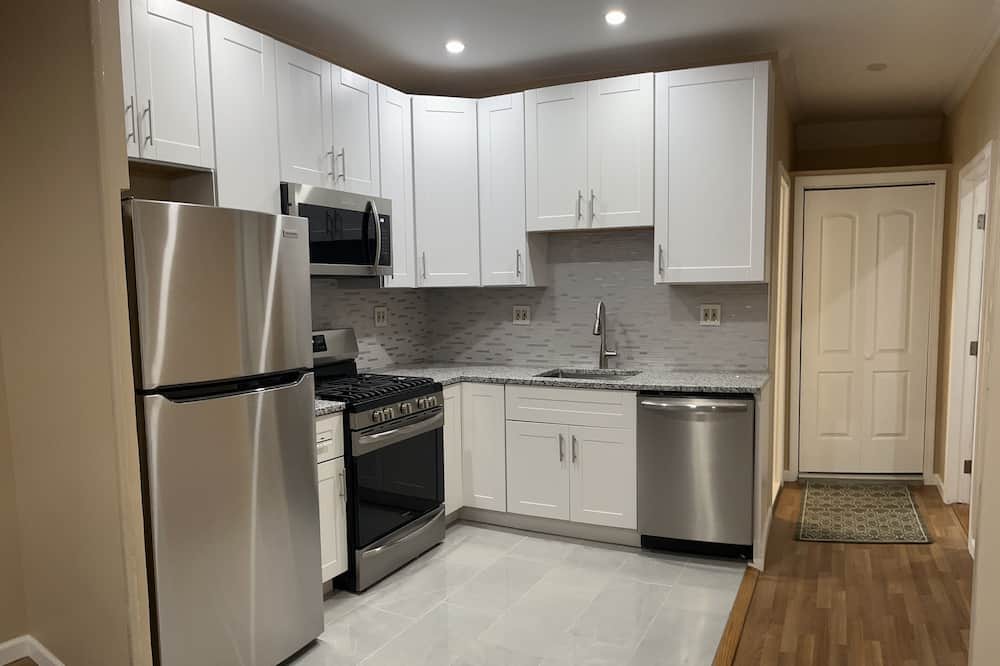 Meriden Apartment | Charming 2-Bedroom Apartment