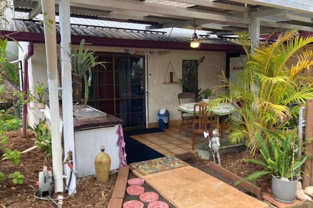 Tarzali Villa | Bohemian Villa. Comfortable garden surrounded villa on average.