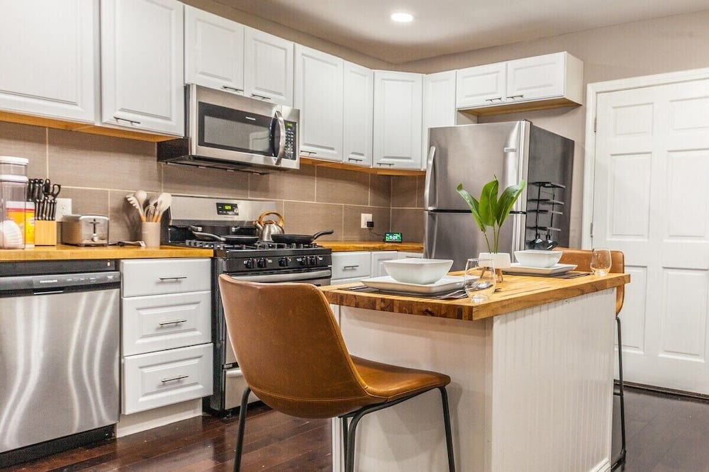 Front Park House | Buffalo - Alicia 2BDRM