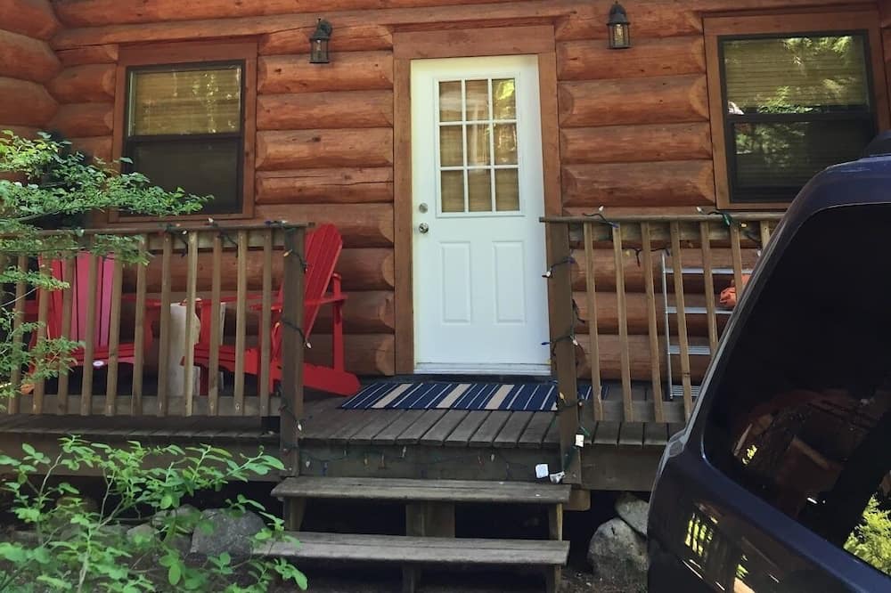 Sunshine Valley Cabin | Welcome to Serenity! A cozy log cabin in a beautiful area to relax & recharge.