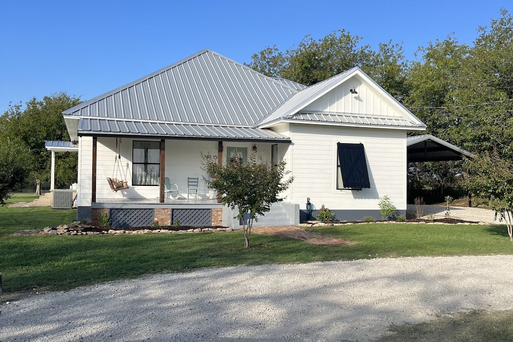 Nemo Other | Completely Renovated 1923 Farmhouse on 9 acres in Meridian, TX