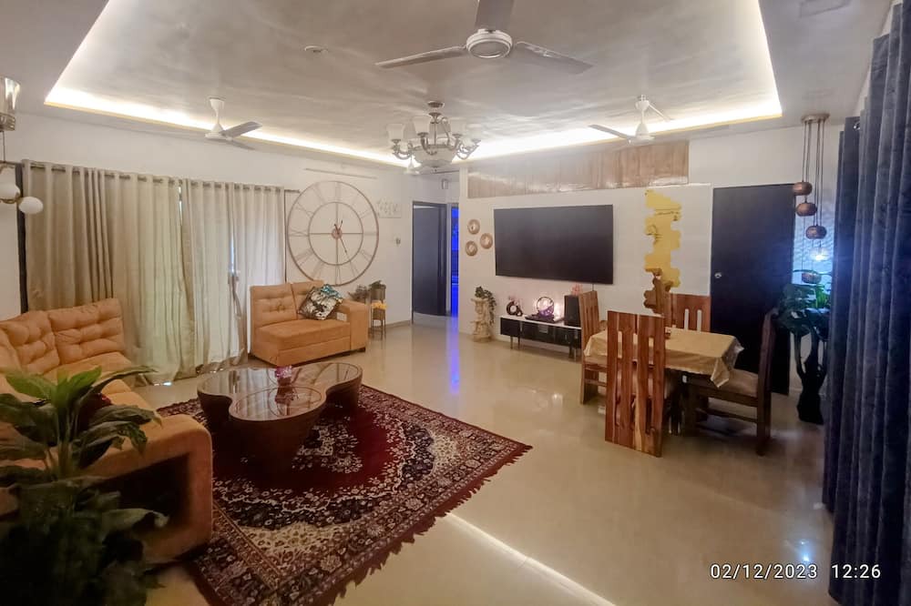Kharghar Apartment | A fully equipped 3 BHK with scenic surroundings and modern amenities