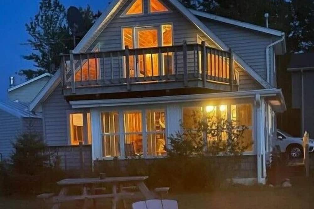 Pickerel House | Birch Point Lake House