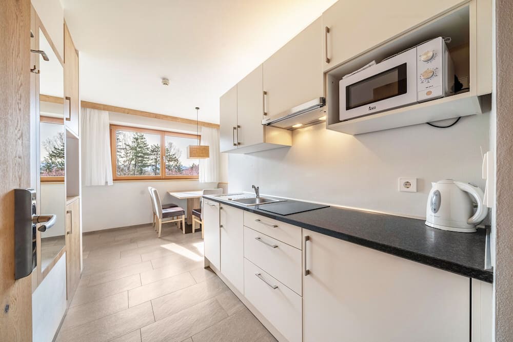 Terlano Apartment | Apartment 'Residence Egger Apt C' with Mountain View, Wi-Fi and Air Conditioning