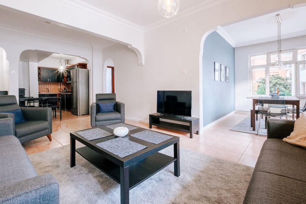 Maltepe Apartment | Flat w Balcony 4 min to Maltepe Coast