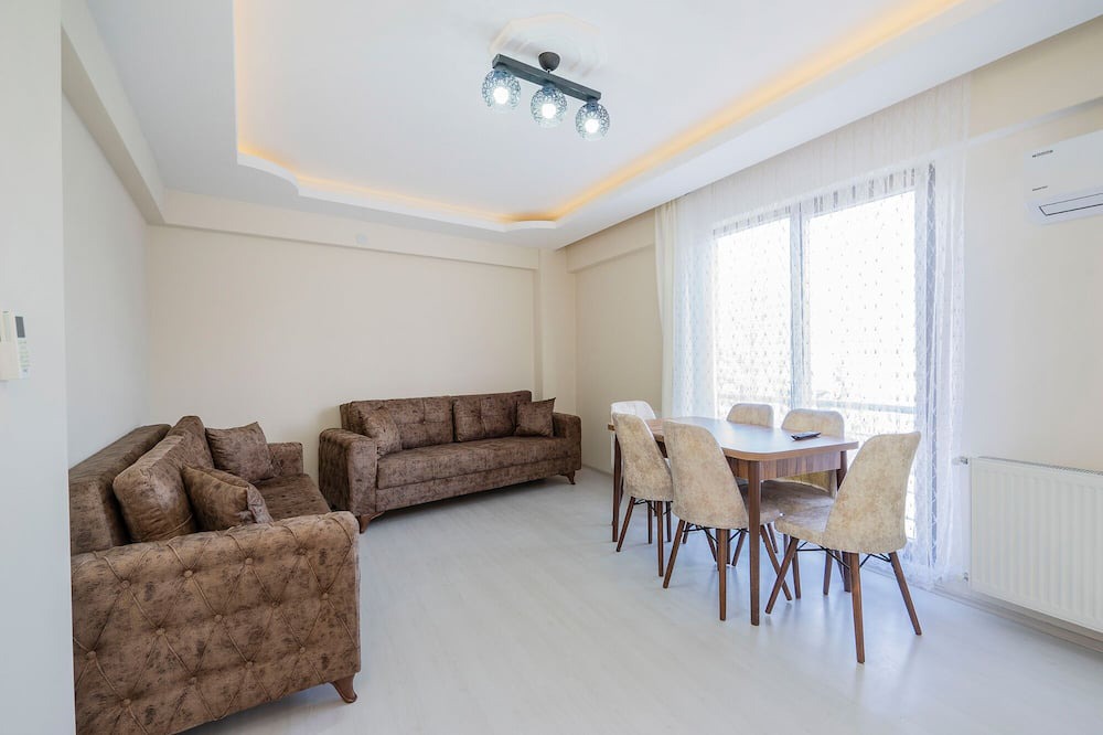 Osmangazi Apartment | Central and Cozy Flat w Balcony, and ACs in Bursa
