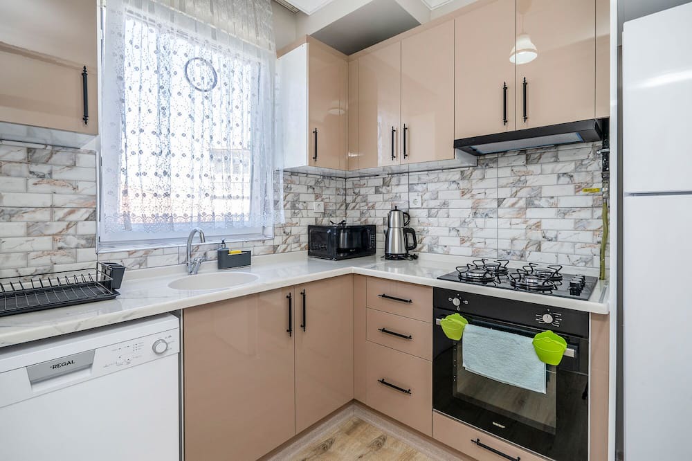 Osmangazi Apartment | Flat w Balcony Near Grand Mosque in Osmangazi