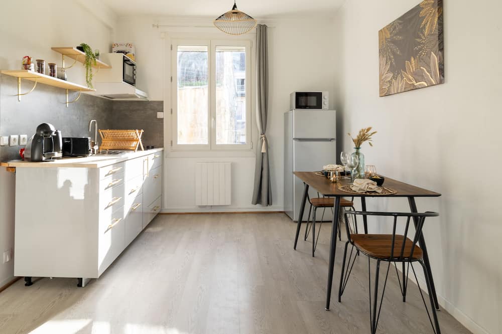 Cires-Les-Mello Apartment | Le Yellow Vibe - A Deux pas de la Gare, Parking Privé Gratuit, Wi-fi Haut Débit
