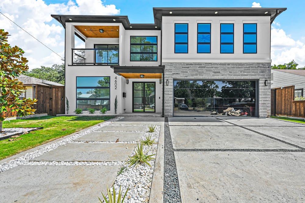 Dallas Villa | StayRoman Dallas Executive Rental