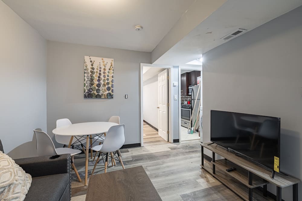 Anacostia Condo | Modern Lux 2 Bedroom Near Sites and Transportation with Easy Parking!