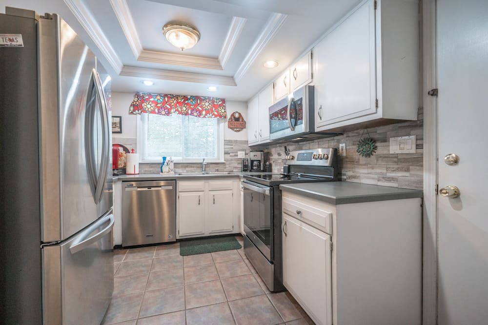Buechel House | Comfortable Family Home in East Louisville
