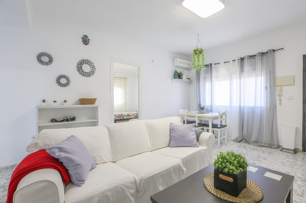 Elcano-Los Bermejales House | BERMEJALES EL CANO - ADULTS ONLY - Lovely apartment in Seville with free wifi