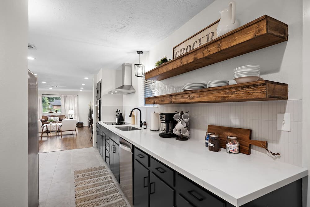 Westbury House | Private 4BR/3BA Home, Super Host, High-Speed WiFi