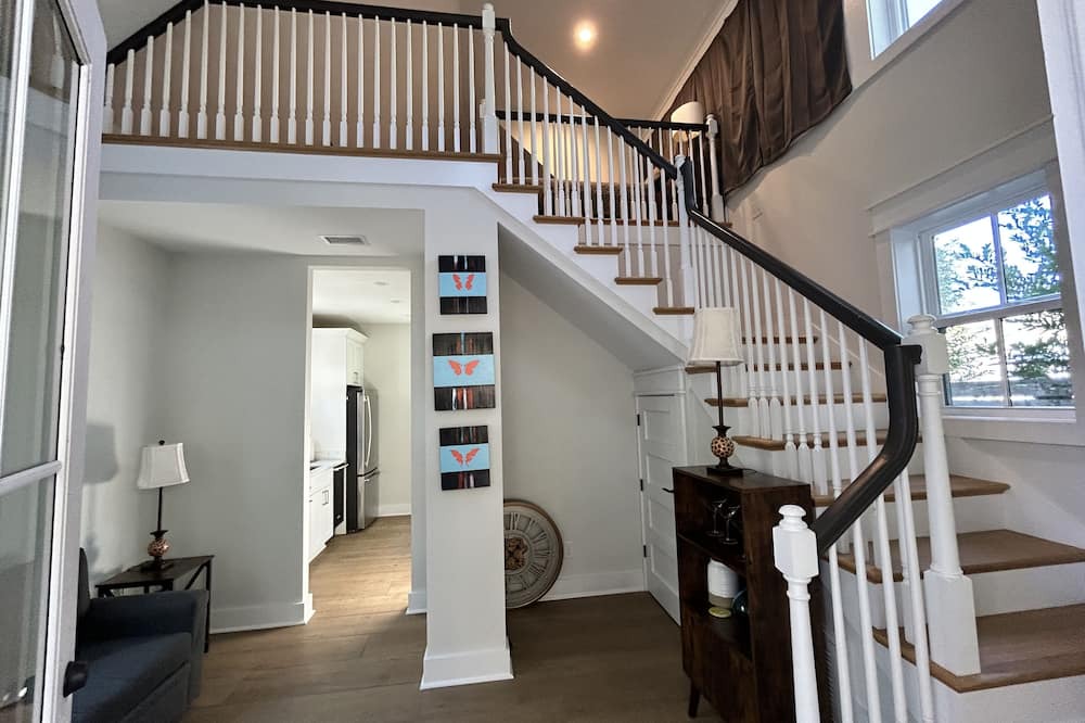 Old Village Cottage | Old Village Mt. Pleasant. Walking distance to Beach, shopping, Shem Creek