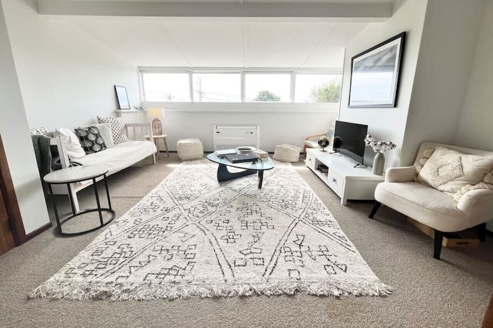 Birkenhead House | Tui Escape - 4 Bedroom Upstairs Villa Conversion