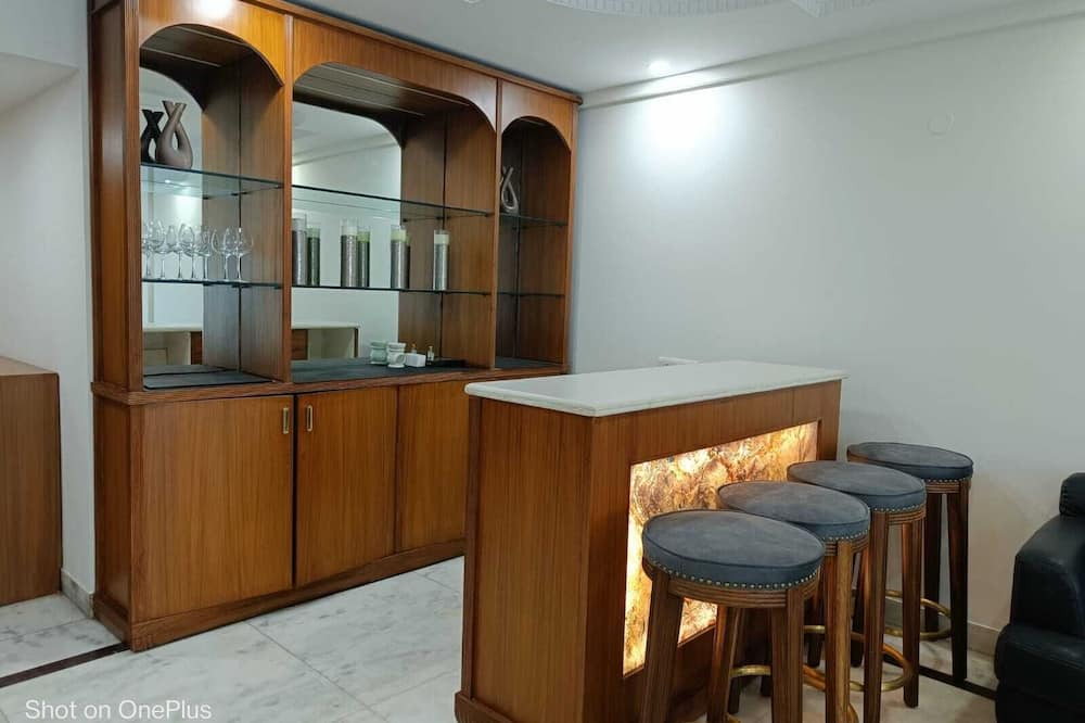 Delhi Apartment | BnBBuddy Connaught Place Elegant 3 BHK+Study