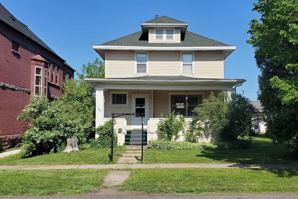 Superior House | Comfortable, quiet, and unique 107 year old house with a touch of heavy metal.