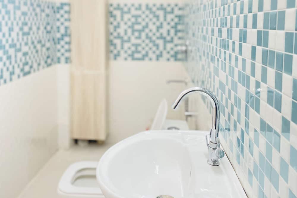 Dehradun Bed & Breakfast | Located in City Centre, at Vista Express We Make Sure Your Comfort !!