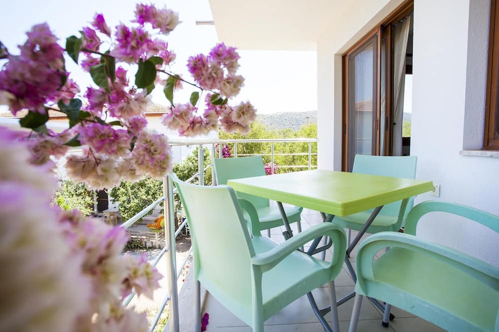 Palamutbuku Apartment | Flat w Nature View Balcony 1 min to Beach in Datca