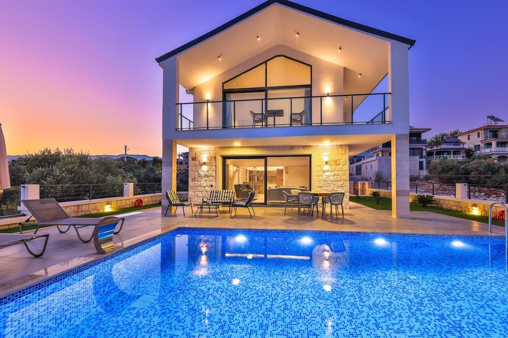 Demre Villa | Luxury Sea View Villa w Pool By The Sea in Antalya