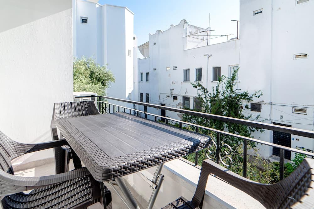Turgutreis City Center Apartment | Vacation Flat w Balcony 3 min to Beach in Bodrum
