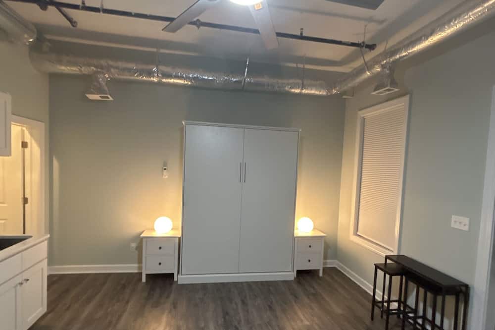 Chesapeake Apartment | 1QBed 1Bath/Fast WI-FI/No clean Fee/Keyless Entry