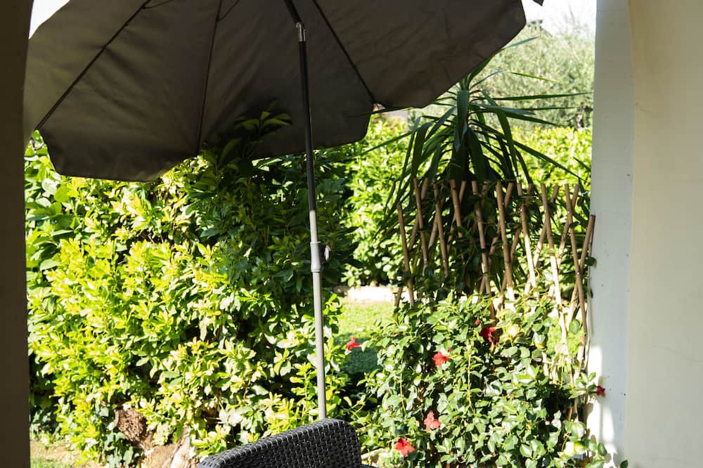 Desenzano del Garda Villa | A country holiday house with garden and gym