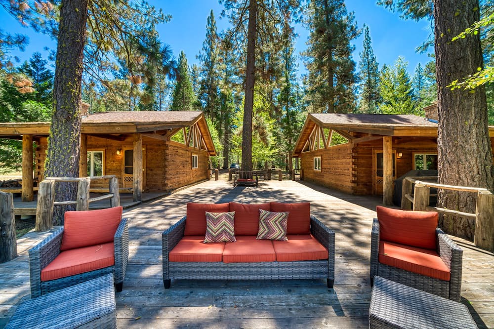 Sloat House | 5 Private Dwellings at The Lost Sierra Ranch w Fishing Ponds & 1 Mile Riverfront