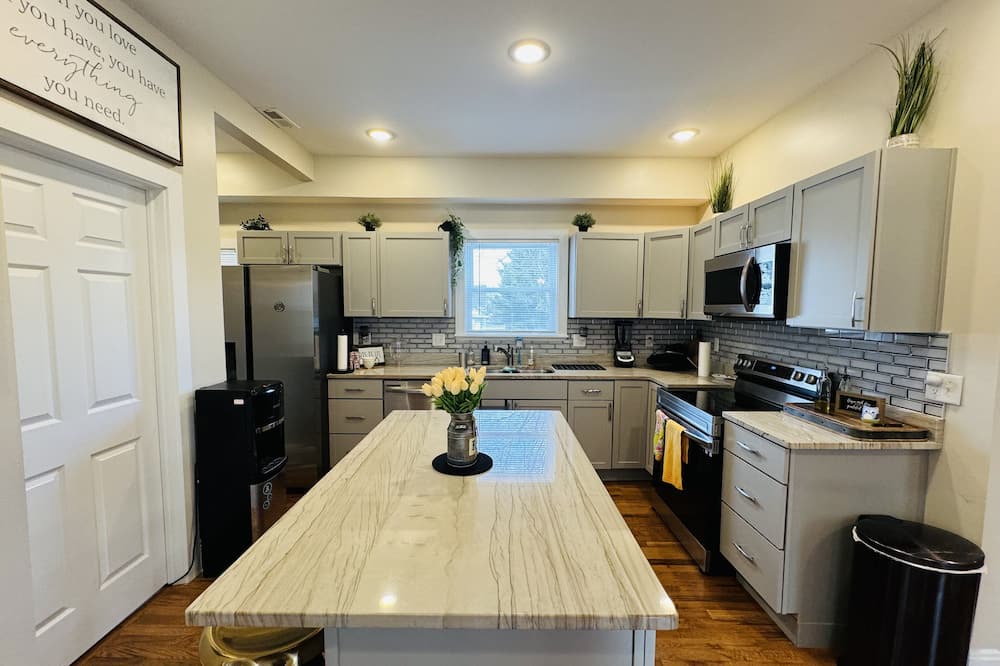 Roselawn Finance House | Big house newly remodel from top to bottom