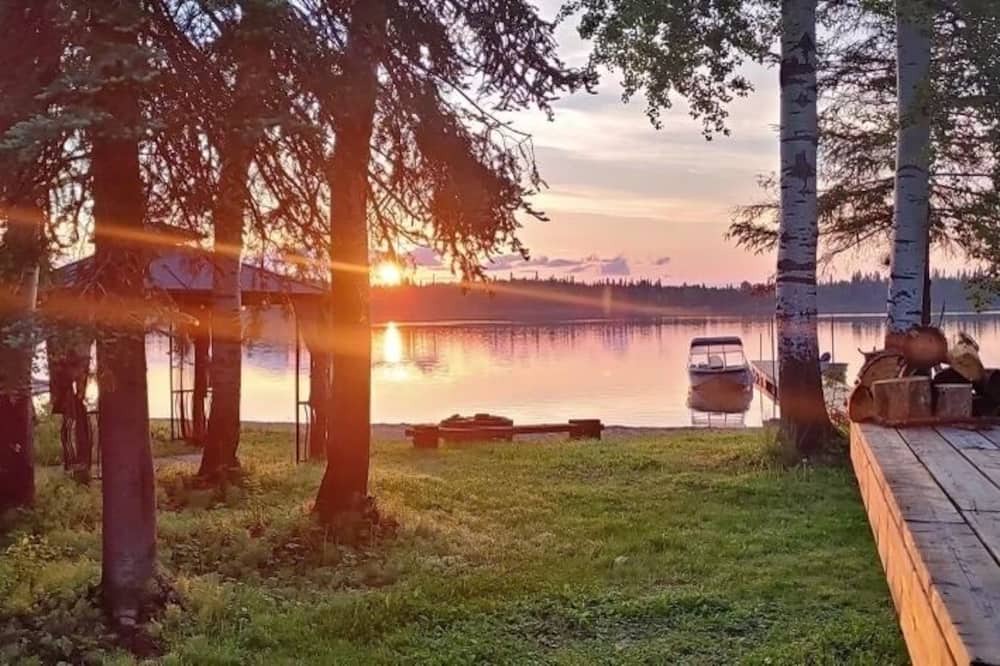 Denare Beach Cottage | Cozy Private lake front cabin with sand beach!