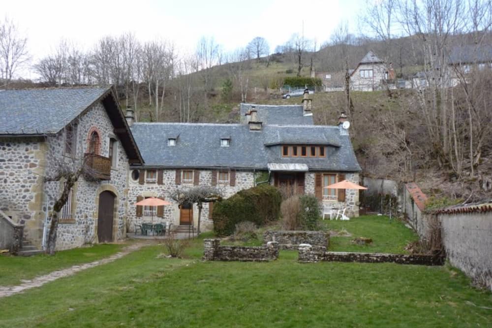 Mandailles-Saint-Julien Cottage | Gite Mandailles-Saint-Julien, 1 bedroom, 3 persons