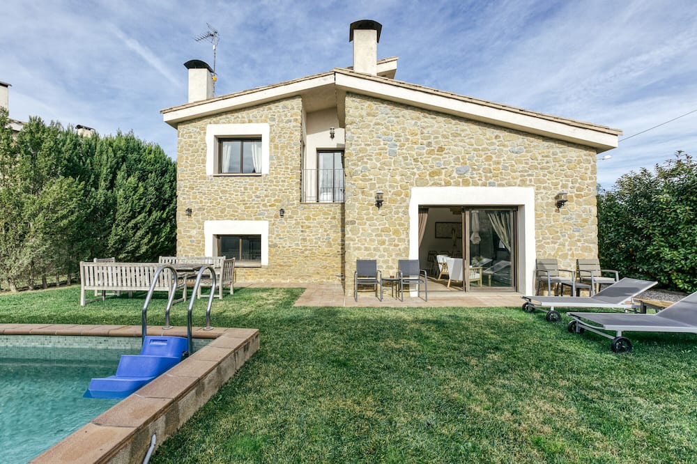 Madremanya Villa | Lovely Villa with Private Pool in the Best Area of Empordà