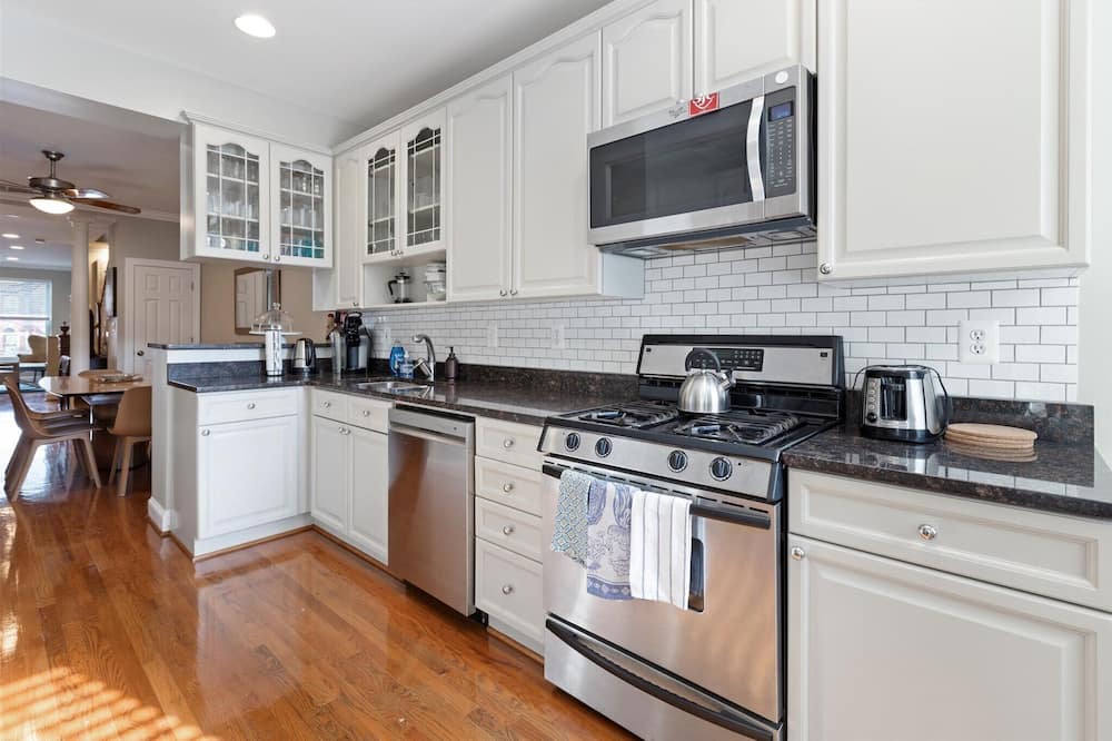 Capitol Hill House | A Capitol Hill Home Large and Comfortable 4BR 2.5 Bath