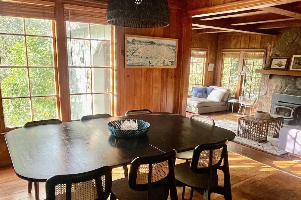 Penngrove Cabin | Willow Farm Cabin & Farm Retreat - Beautiful 100 year old cabin on farm.
