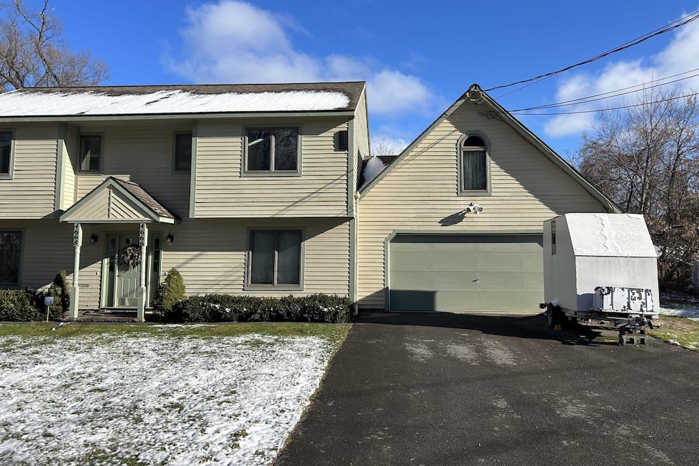 Manlius Apartment | 2 Bedroom Apartment, Very Quiet, on a Scenic Creek in Manlius