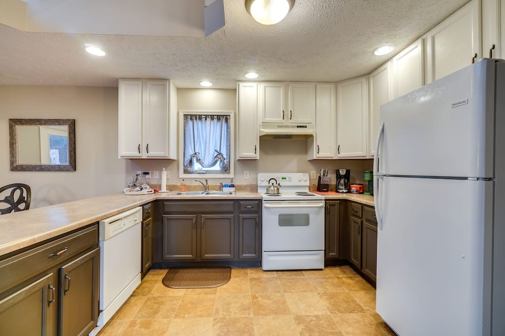 Vonore House | Private Vonore A-Frame Chalet: Walk to Golf Club!