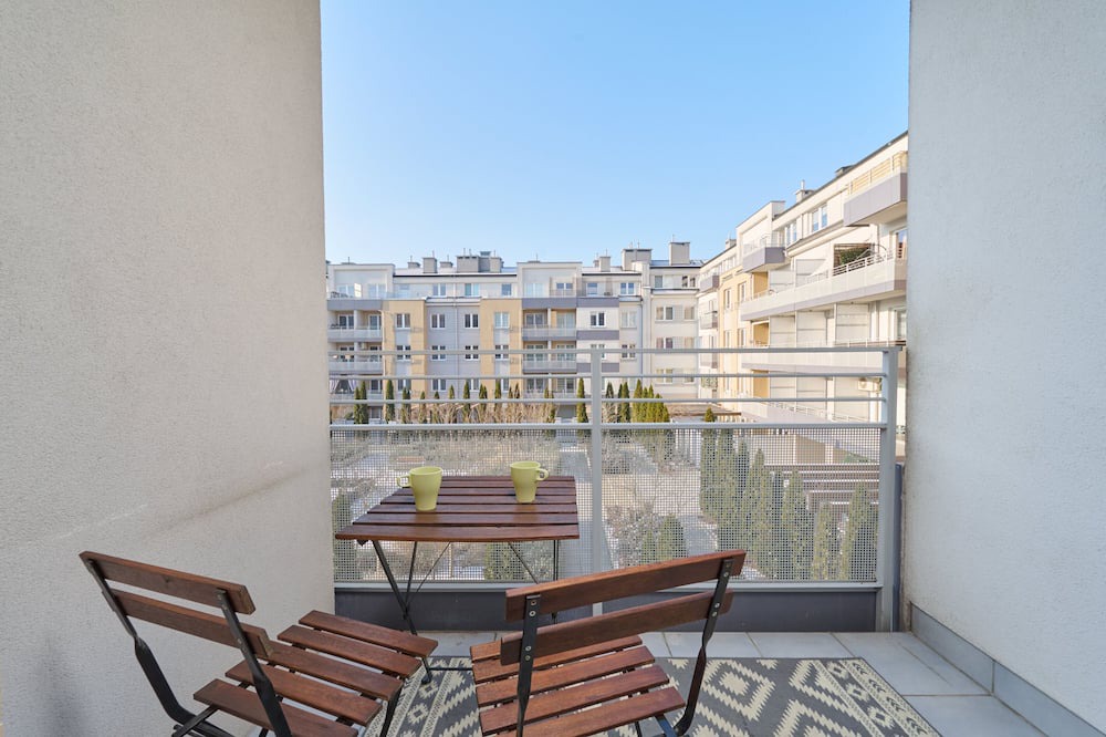 Krzyki Apartment | Apartment Klimasa in Wrocław by Renters