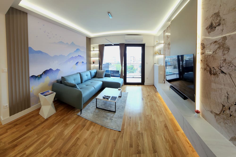 Centar Apartment | Diamond Residences 10th fl. Lux Apt. w/ City view and Free Parking