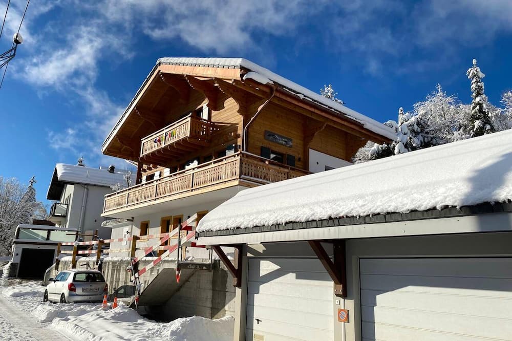 Les Posses-sur-Bex Apartment | Homerez - Appartement 1 km away from the slopes for 2 ppl. with balcony at Gryon