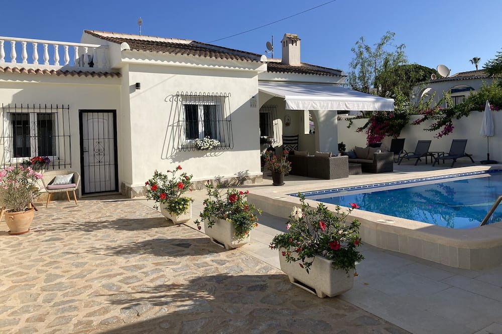 El Chaparral Villa | Spacious Villa with private pool - Torrevieja