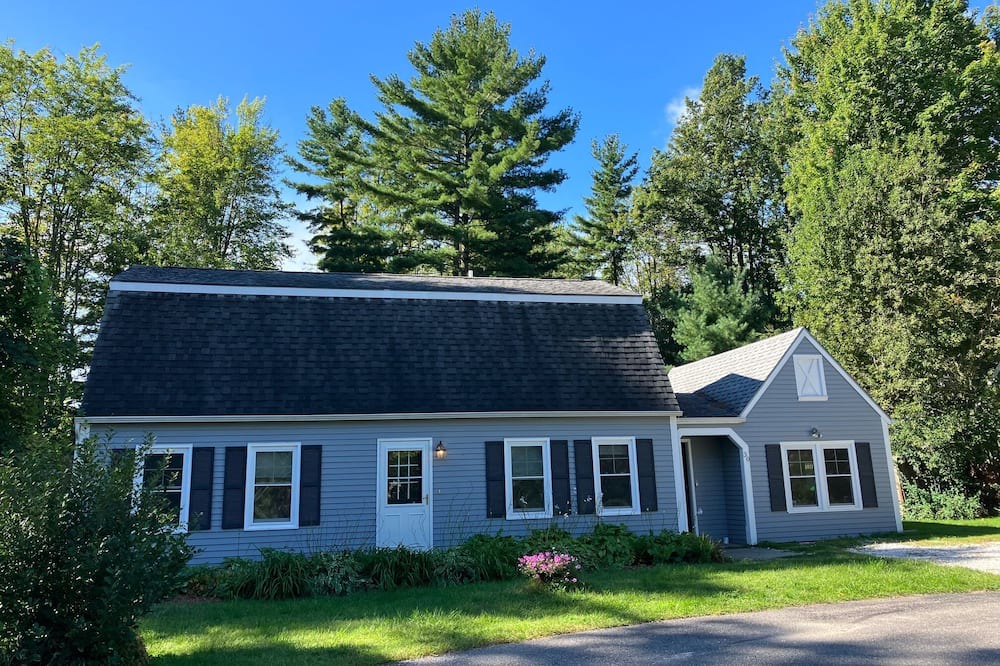 Shelburne House | Rare Find! Fully furnished charming 3 BR home. Fenced in yard. Min 1 month stay