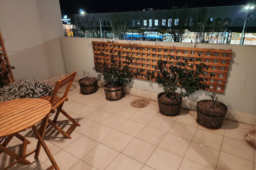 Gungahlin Apartment | 2 bedroom apartment available in central Gungahlin, ACT. Fully furnished.