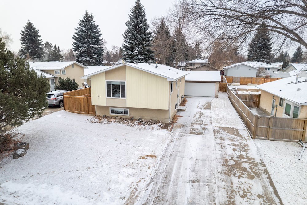Sherwood Park House | *Freshly Updated - Centrally located 4BR Home!*