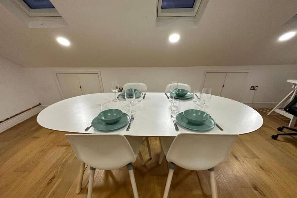 Kilburn Apartment | Stunning apartment- 2C Charteris