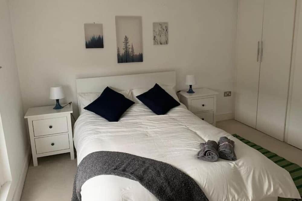 Kilburn Apartment | Delightful Ensuite- 1C Charteris