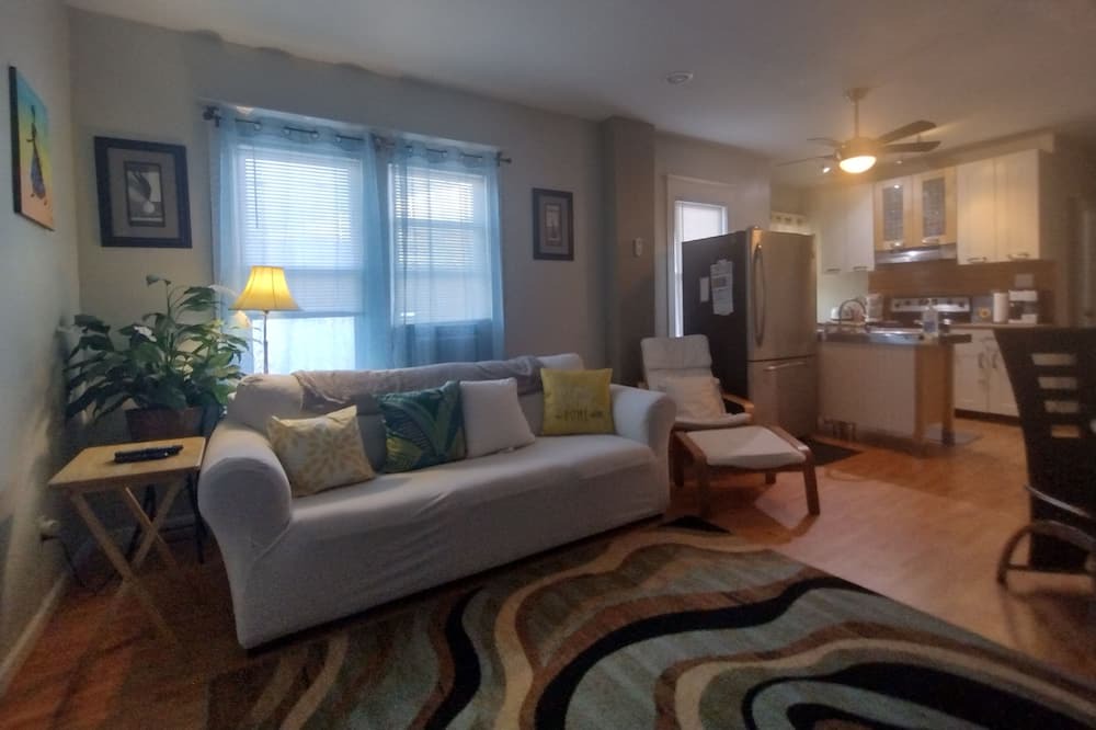 Moorestown-Lenola House | Cozy Family Friendly & Fully Stocked In-Law Suite